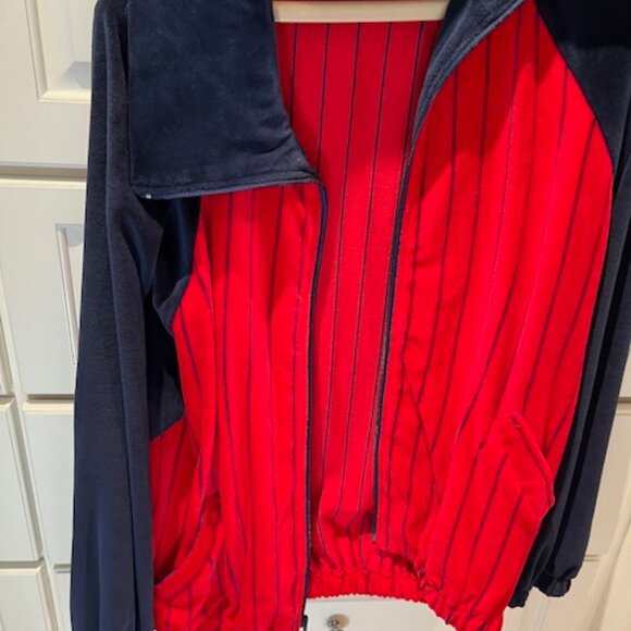 MAN'S TRACK, SWEAT JACKET AND PANT, XL MACHINE WASHABLE RED & NAVY BLUE, NEW, - Picture 2 of 3